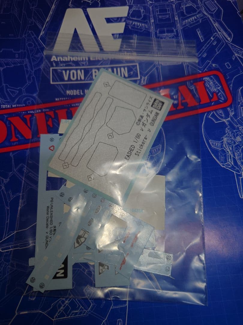 PG UNLEASHED 1/60 νガンダム　完成品