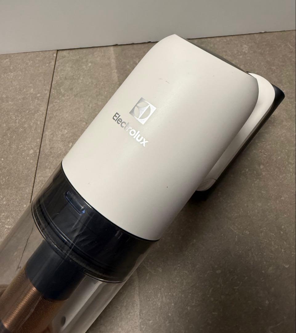 エレクトロラックス◇掃除機 Ultimate 700 シェルホワイト