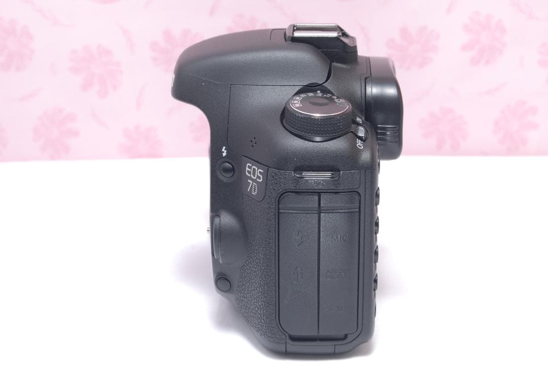 ⭐️アウトドアにも⭐️Canon EOS　7D キャノン　デジタル一眼レフ