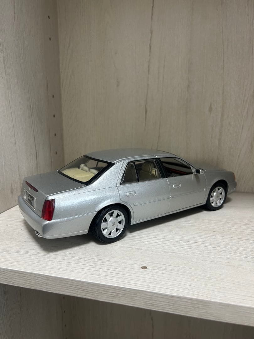 マイスト 1/18 キャデラックdts