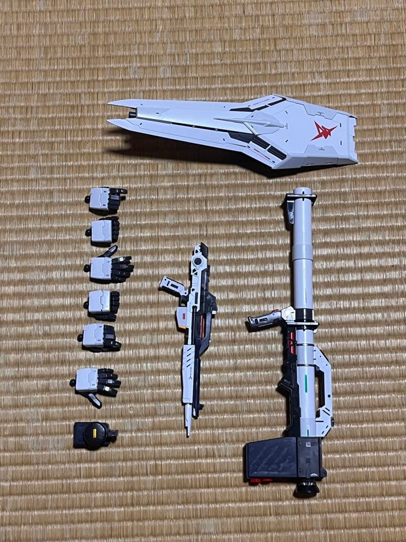 PGUνガンダム　完成品　LED無し