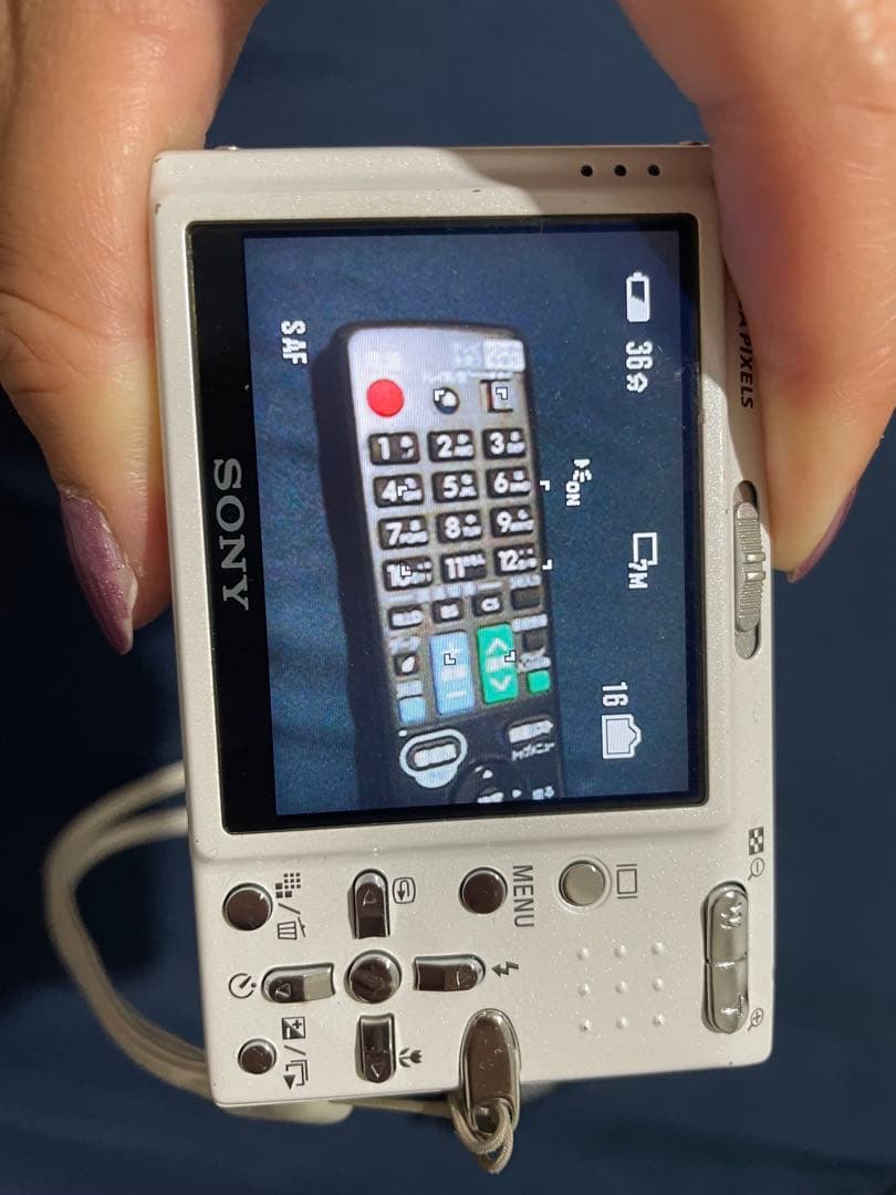 SONY Cyber-shot 7.2MP コンパクトデジタルカメラ