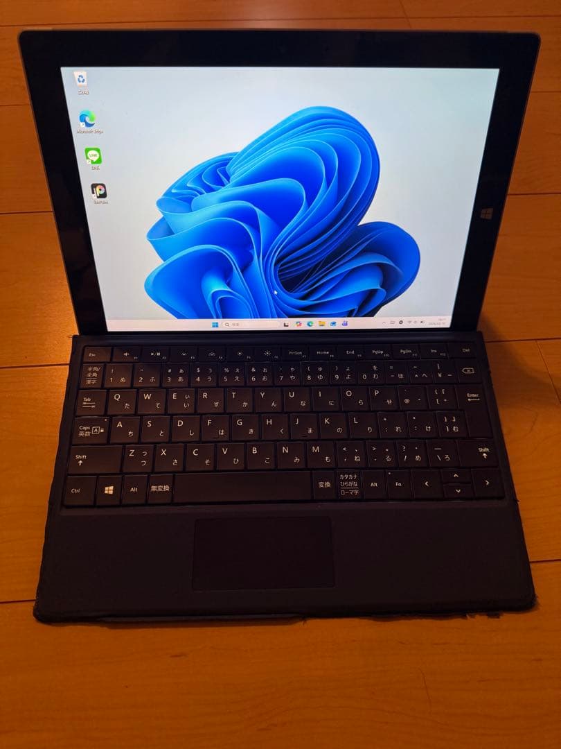 surface3 Windows 11 25h2 最新バージョンインストール済
