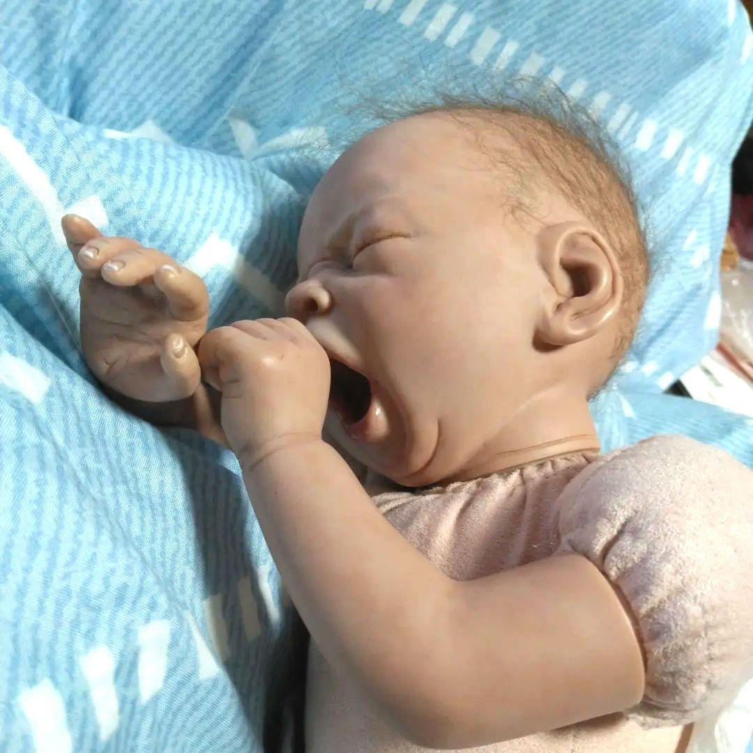 本気でお迎えの方のいいねで❗大きなあくびのお眠のリボーンドール
