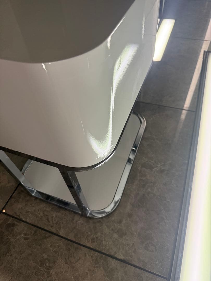 定価約50万円　ナイトテーブル　特注　ホワイト鏡面