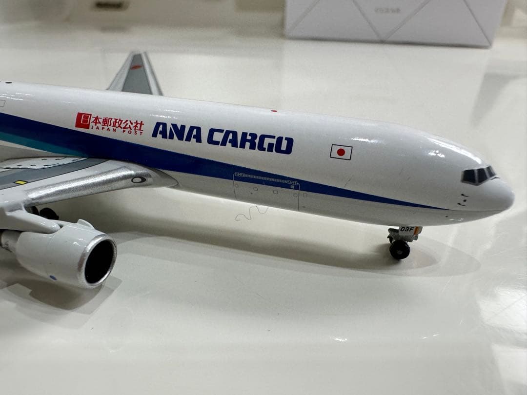 ANA/日本郵政公社 B767-381F 1:400ダイキャストモデル