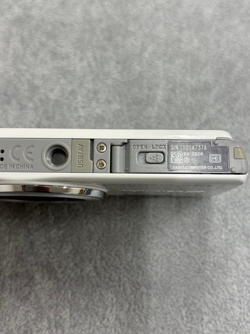 CASIO EXILIM EX-ZS26 ホワイト 16.1MP 6倍ズーム