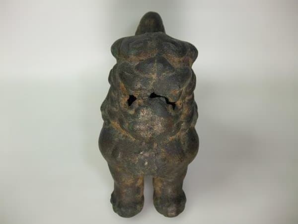 青銅製 獅子の置物 古い 鉄製 向獅子 銘「光龍」時代物 骨董