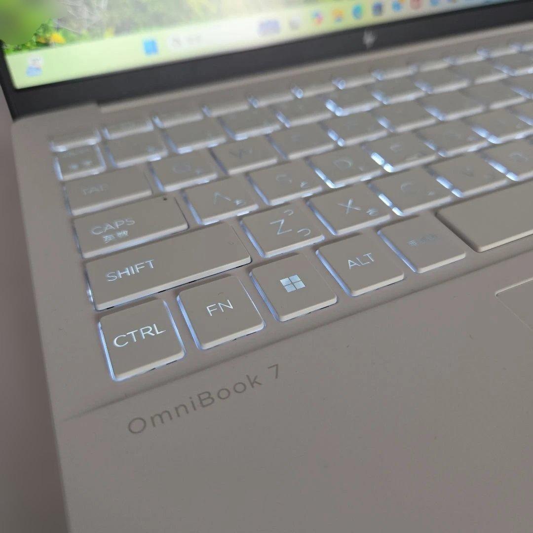 【極美品/充放電3回】HP OmniBook 7 Aero 32GB 1TB