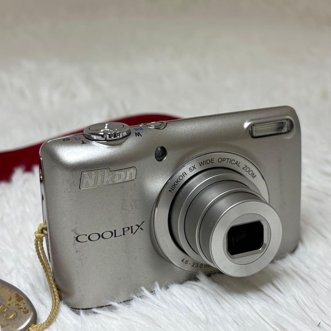Nikon カメラ　COOLPIX L26 シルバー　単三電池　コンデジ　動作品