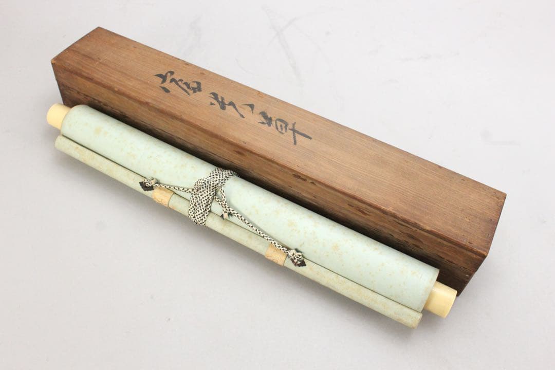 No5519 掛軸　在銘　戸田北遥　花鳥図　彩色絹本　共箱　古美術　送料無料