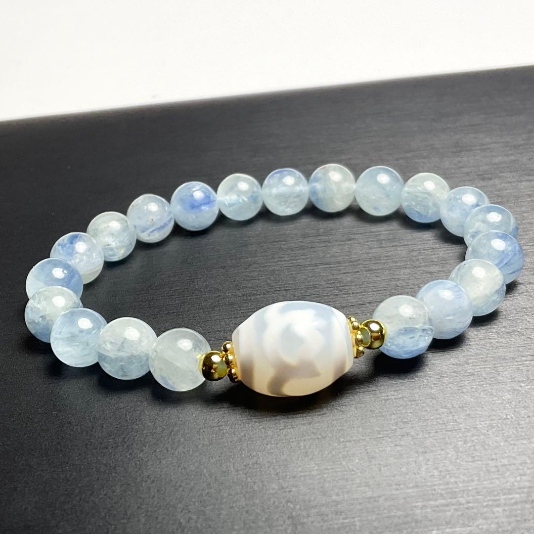 ミニ天然玉髄・水蓮花天珠と8mmカイヤナイトシリカのブレスレット❣️❣️