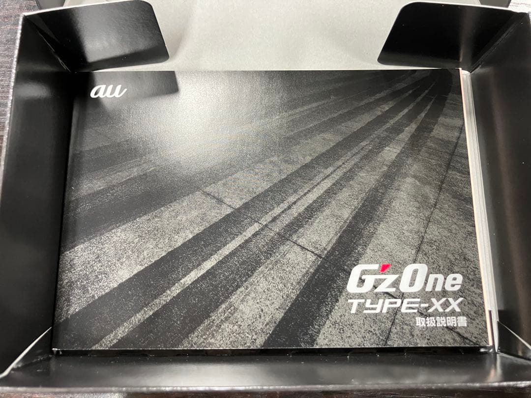G'zOne TYPE-XX 携帯 au 極上中古