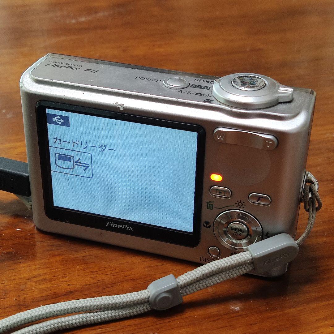 FinePix F11 コンパクトデジカメ xDカード2GB付き