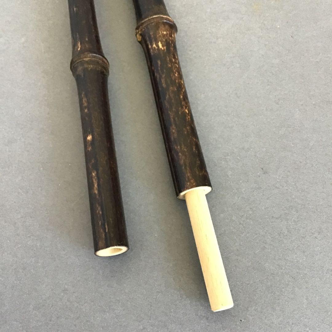 K茶道具　掛軸掛け　矢羽津(矢筈)　黒竹　2段組み　金具付　紙箱　S1049KK