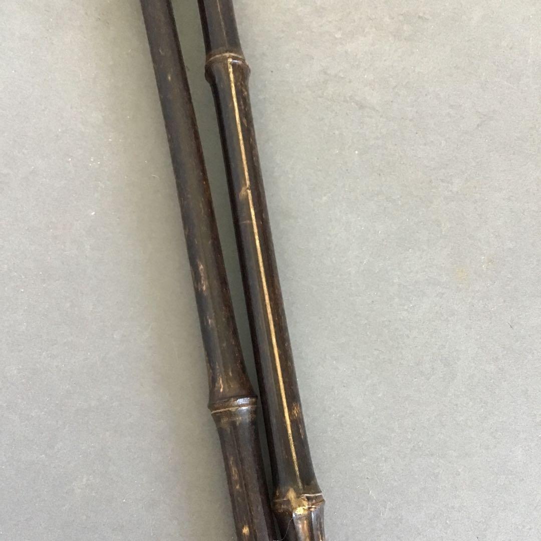 K茶道具　掛軸掛け　矢羽津(矢筈)　黒竹　2段組み　金具付　紙箱　S1049KK