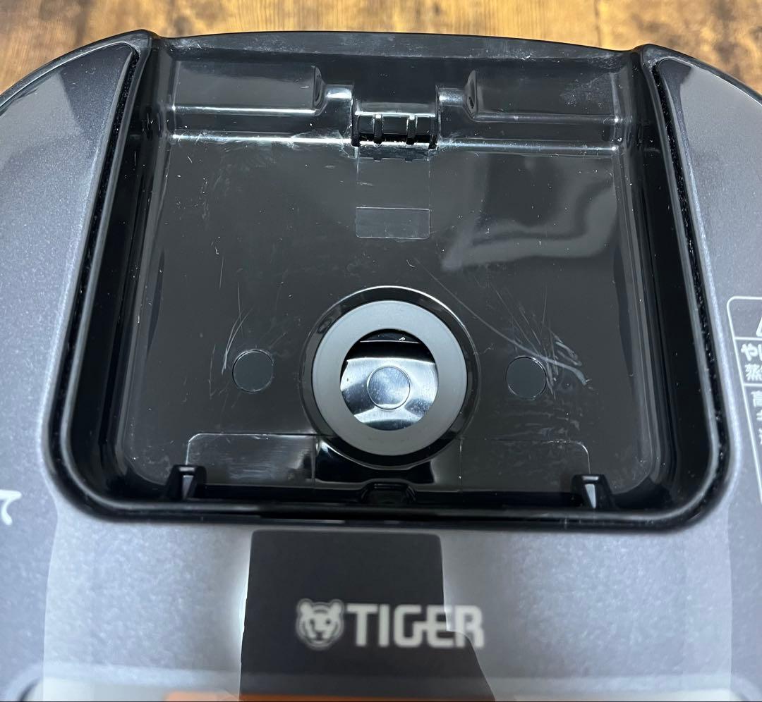 TIGER IH土鍋コーティング炊飯器 JPE-A100 2020年製