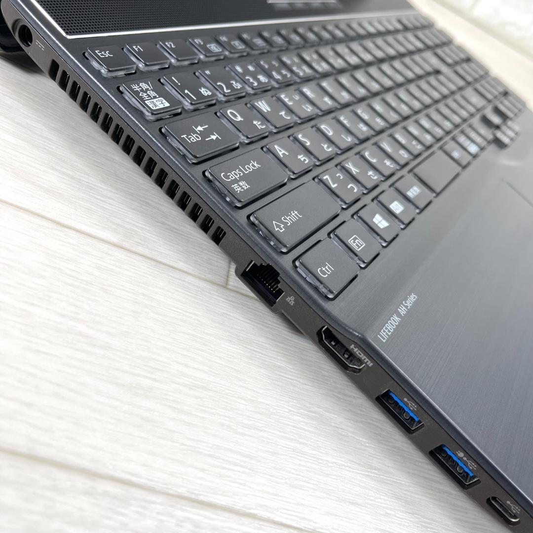 富士通 第10世代 i7 新品SSD512 メモリ16 オフィス ノートパソコン