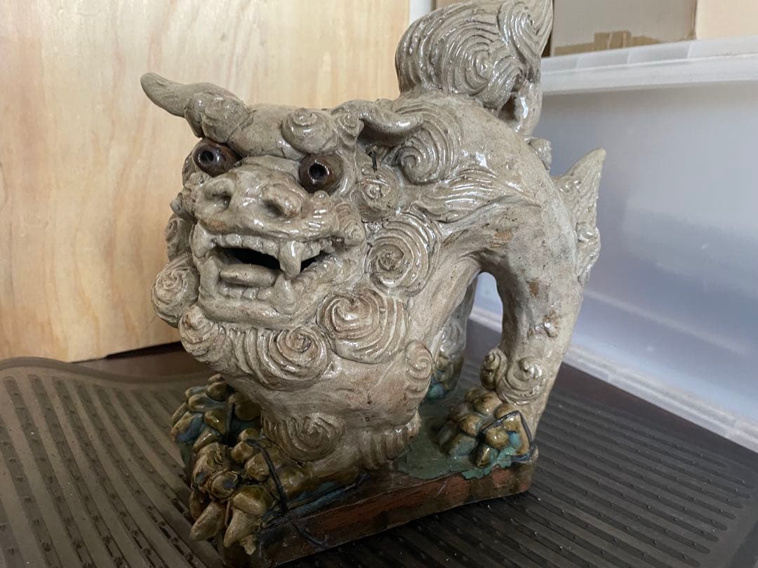 希少　島常賀　台付シーサー白土ペア　阿吽　壺屋焼　名工　沖縄