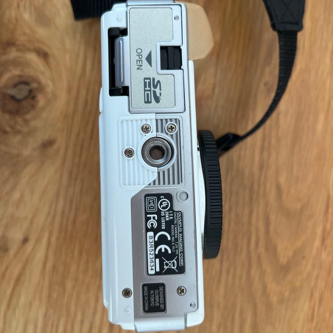 OLYMPUS E-PL1 ホワイト レンズ3本付き