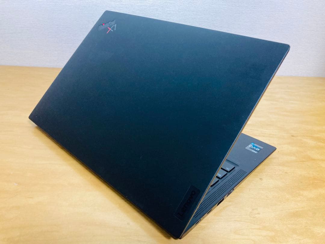 ThinkPad X1 Carbon Gen10/メモリ16GB/office付