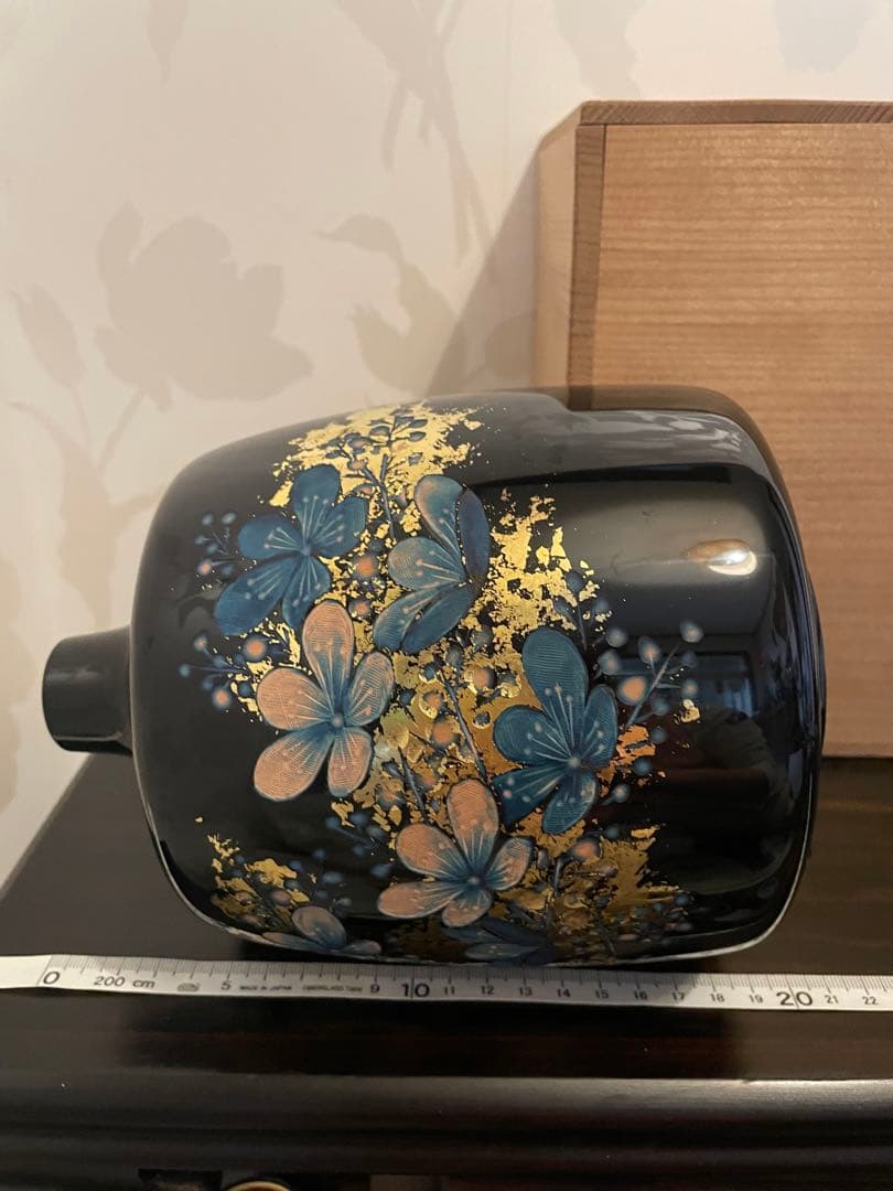 新品　骨董品　希少　花瓶 花柄 陶器 木箱付き　彫漆 草花漆花瓶 草花漆 花瓶
