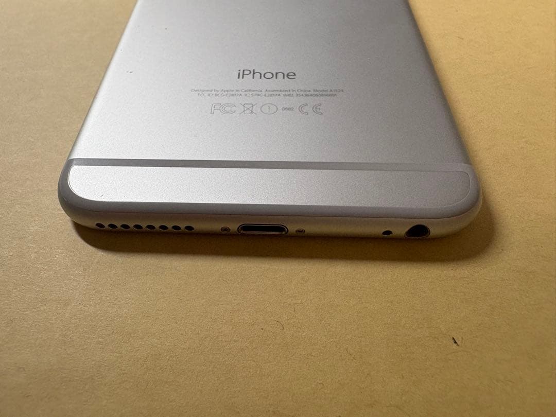 美品バッテリー新品　iPhone6 plus 128GB シルバー