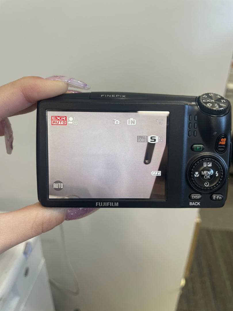 K◆ FUJIFILM コンパクトデジタルカメラ F1000EXR ブラック