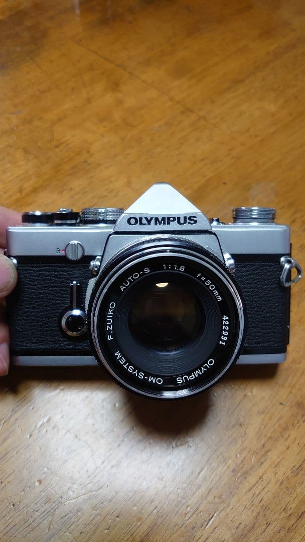OLYMPUS OM-1 50mm F1.8レンズ付き