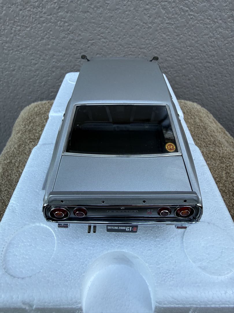 京商NISSAN SKAYINE 2000GT-R(KPGC-110)シルバー