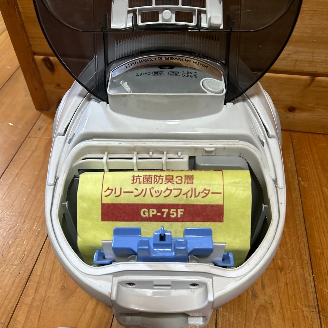 日立 掃除機 紙パック式  仕事率650W強力パワー CV-KS9 2019年製