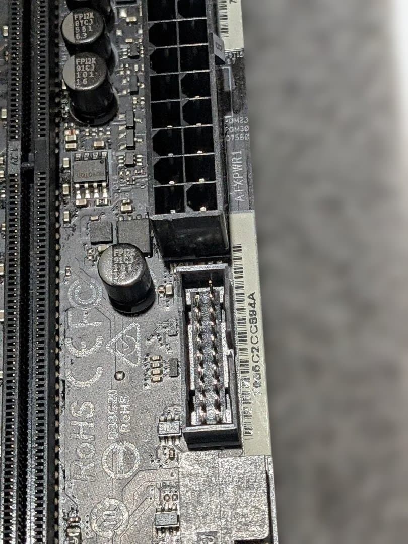 ASRock Z390 Taichi Ultimate 本体
