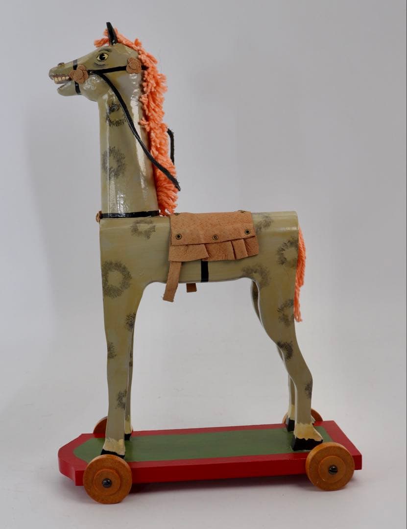 アーティスト作品 ゴリーと木製ペグドール2体と木馬セット