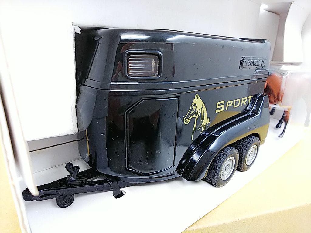 ジク 1/32 馬を運ぶ牽引車　　レアです。