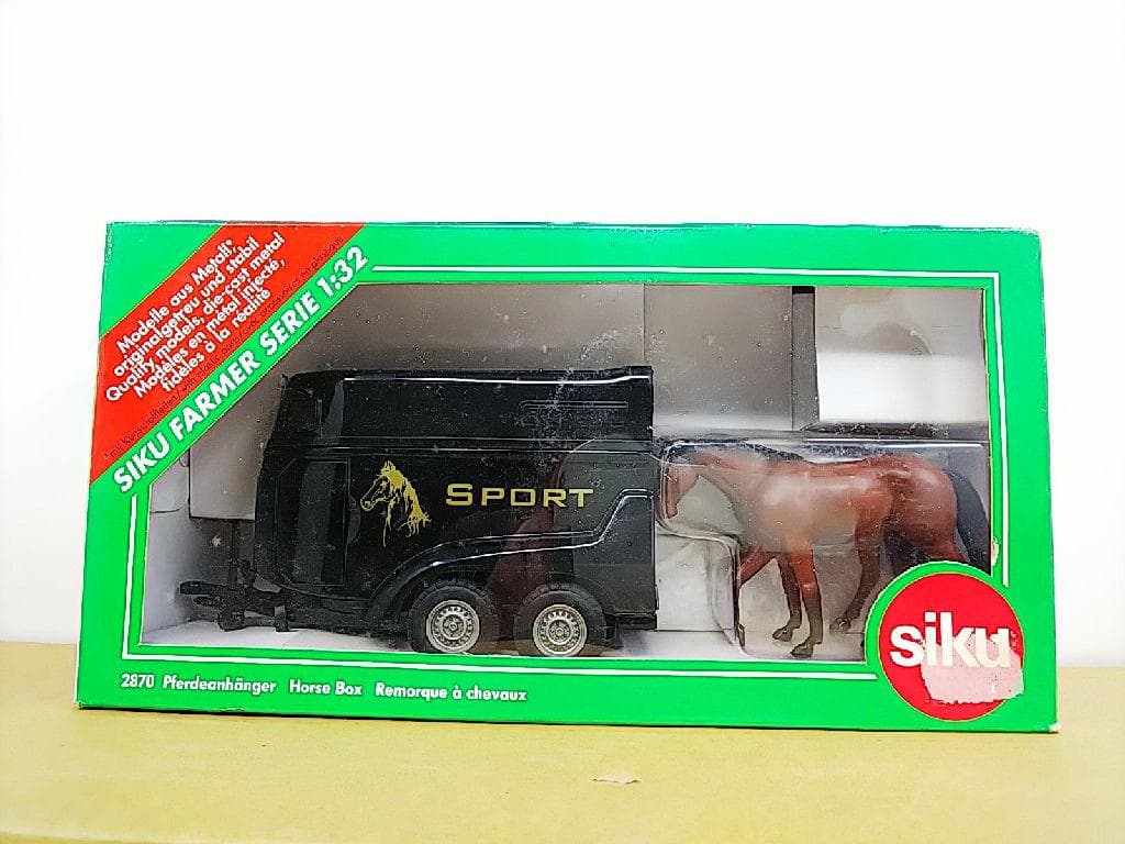 ジク 1/32 馬を運ぶ牽引車　　レアです。