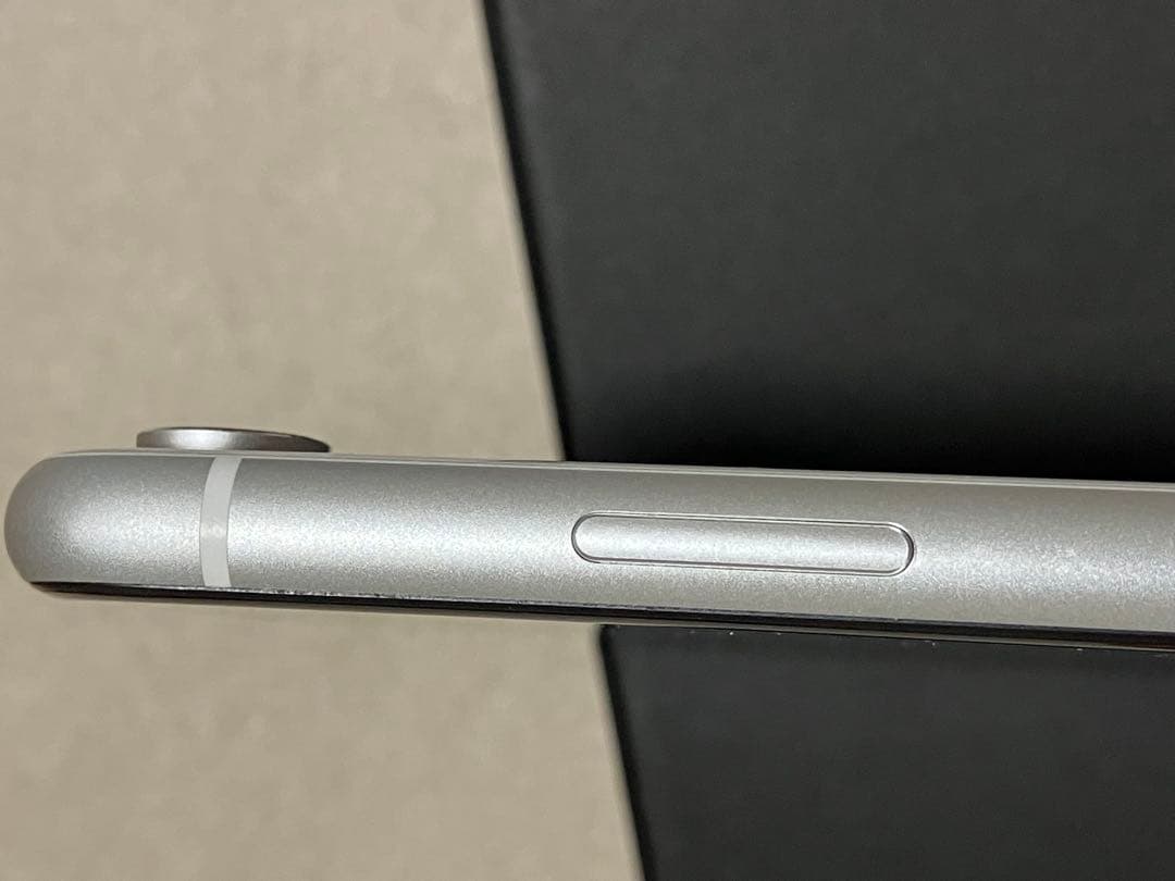 iPhoneXR ホワイト 64GB