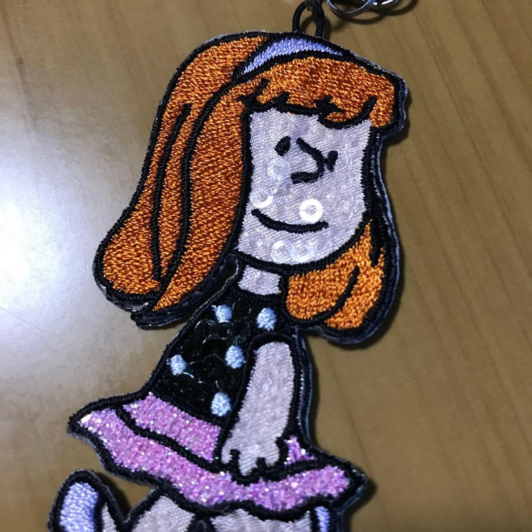 スヌーピー エミリー　キーホルダー　プラザ