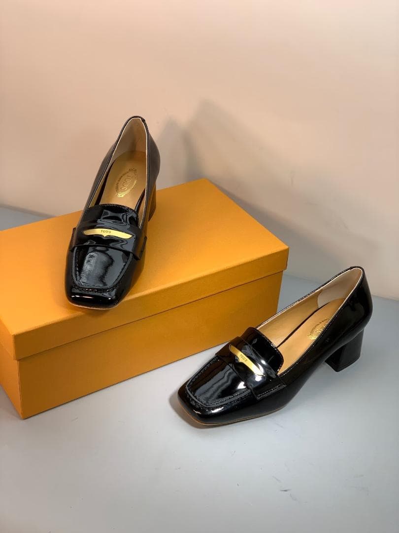 【希少】TOD'S パテントレザー ローファー パンプス ブラック