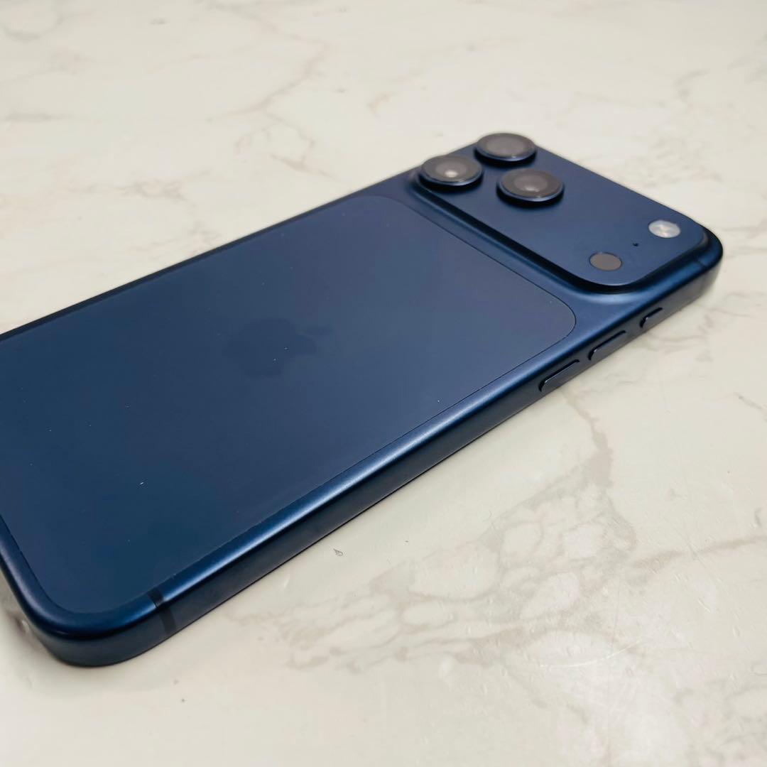 美品 動作品 iPhone17 Pro Max 256GB MC8Q4J/A
