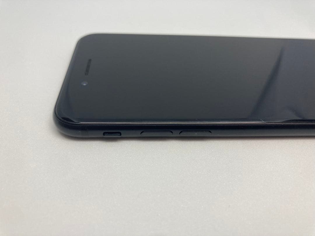 iPhone SE 第2世代 128GB SIMフリー 動作良好 小傷あり