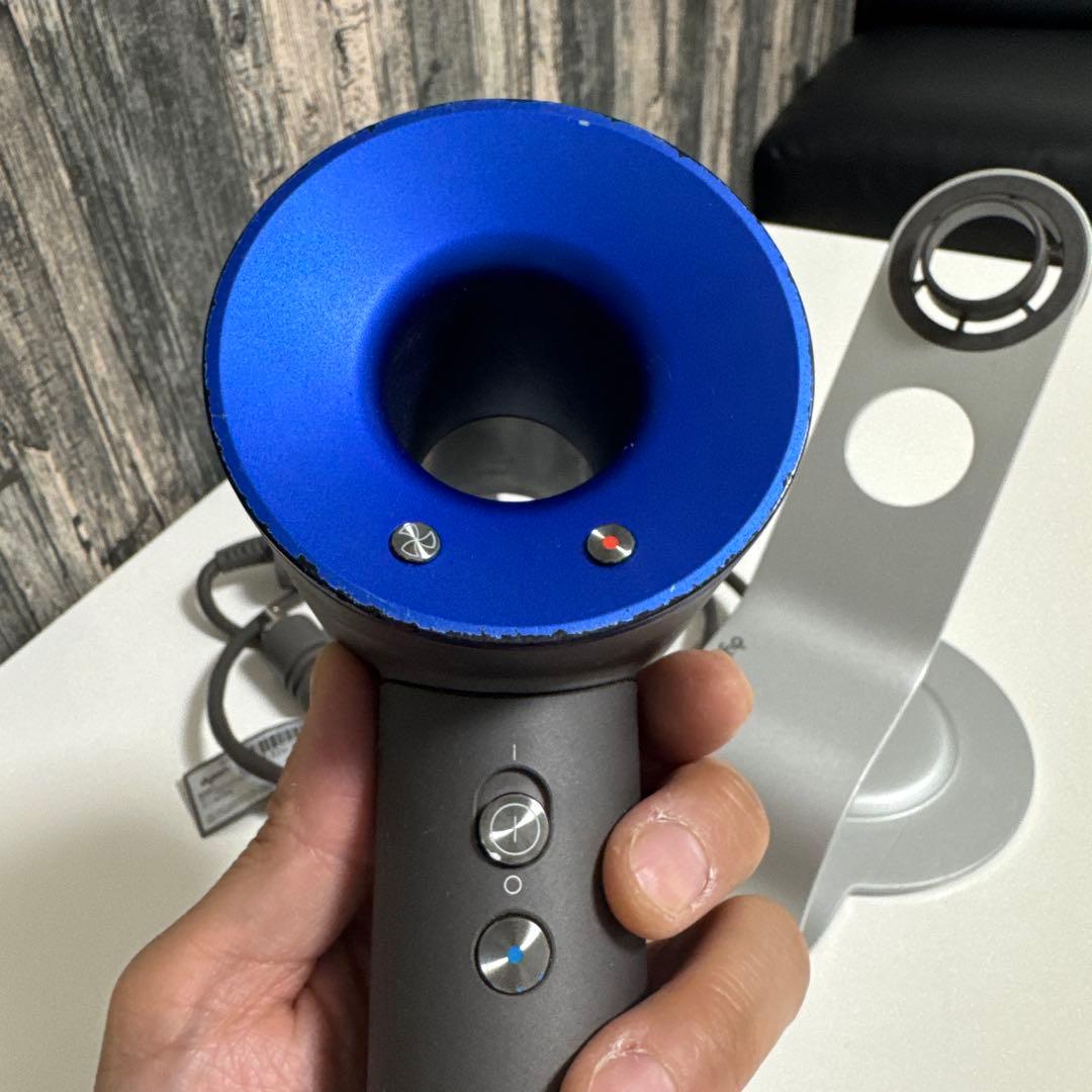 Dyson ドライヤー　HD01 スタンド付き‼️