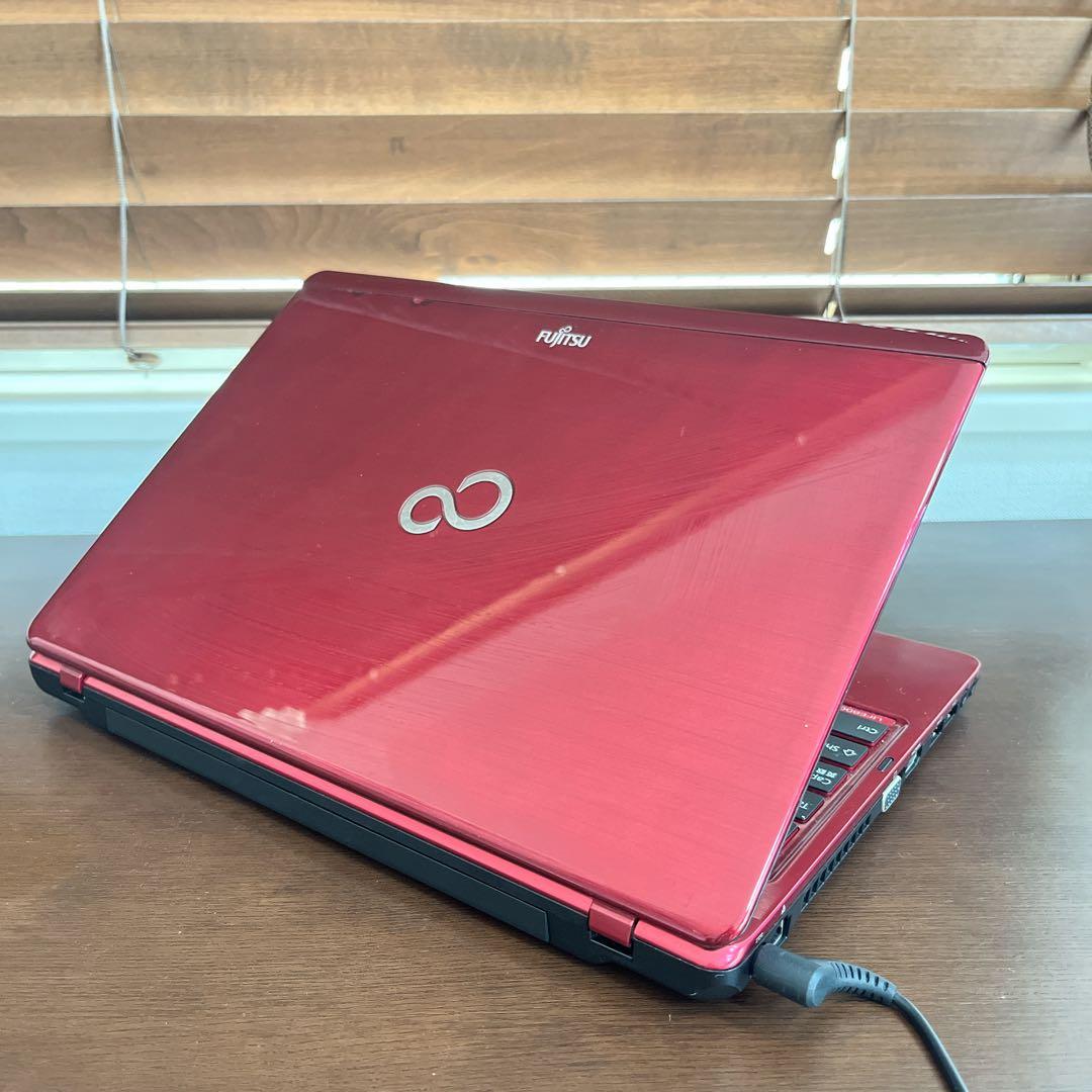 カメラ付PC✨ノートパソコン　windows11✨オフィス付き✨小型軽量✨i3✨
