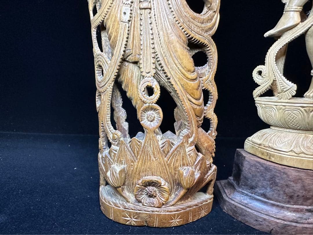木彫り　白檀　インド　仏像　彫刻 置物　細密細工　骨董　アンティーク