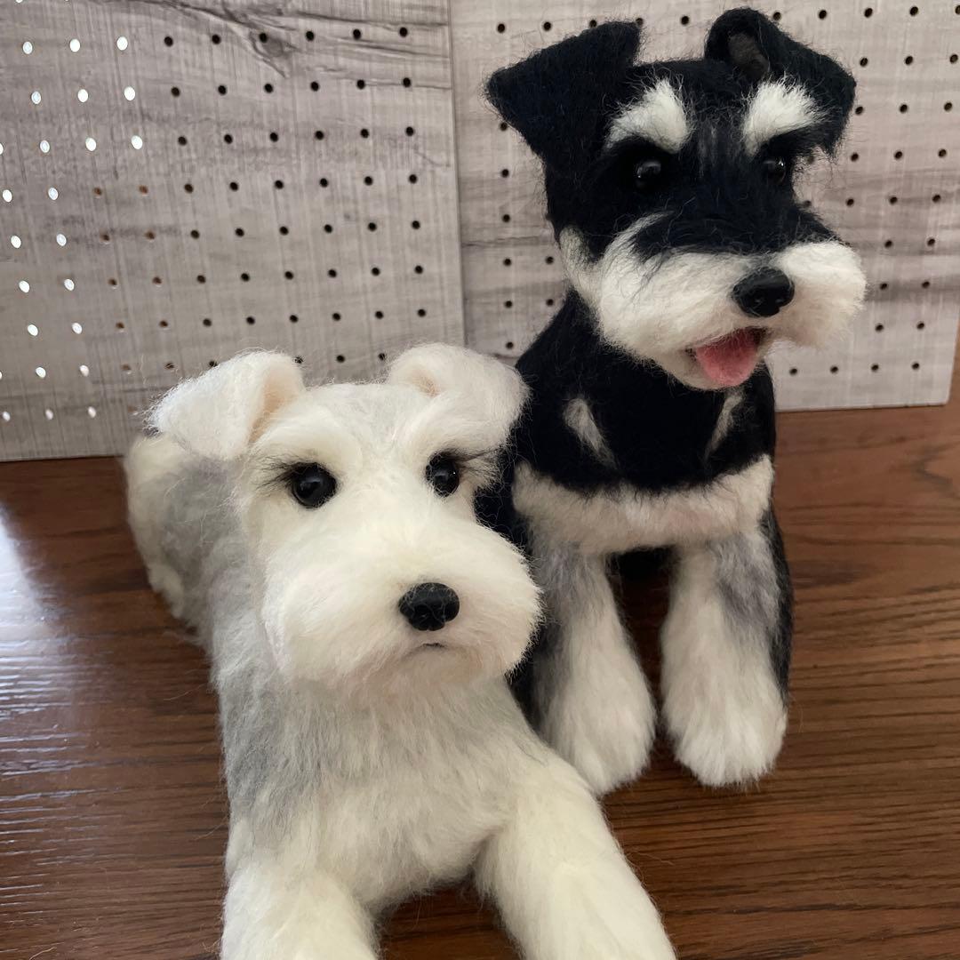 羊毛フェルト　ミニチュアシュナウザー　ブラック&シルバー　ソルト&ペッパーちゃん