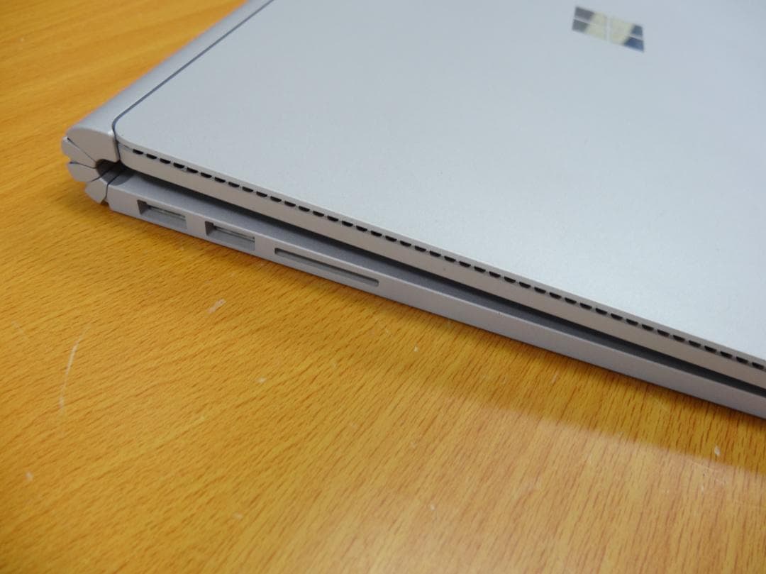 Microsoft Surface Book （初代）