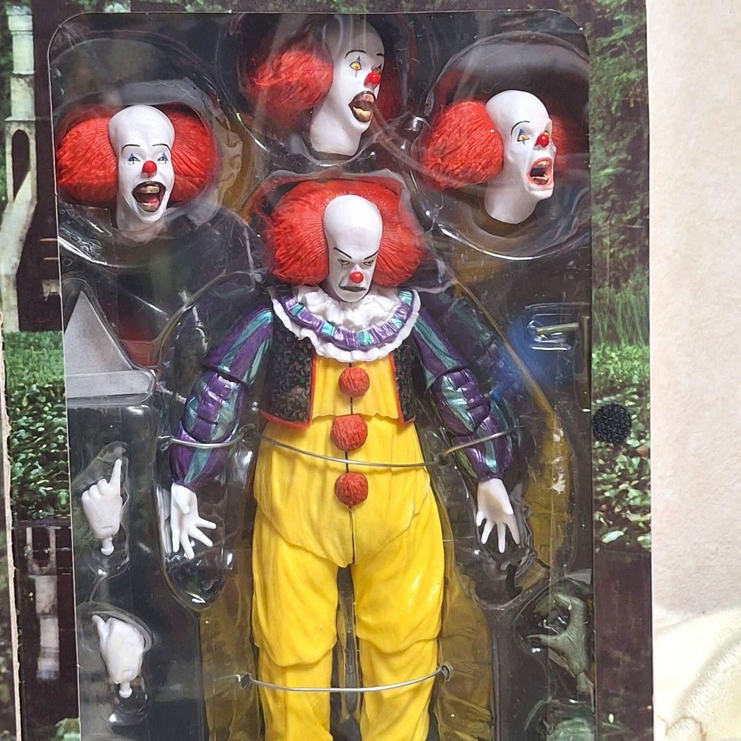 IT Pennywise ペニーワイズ フィギュア NECA