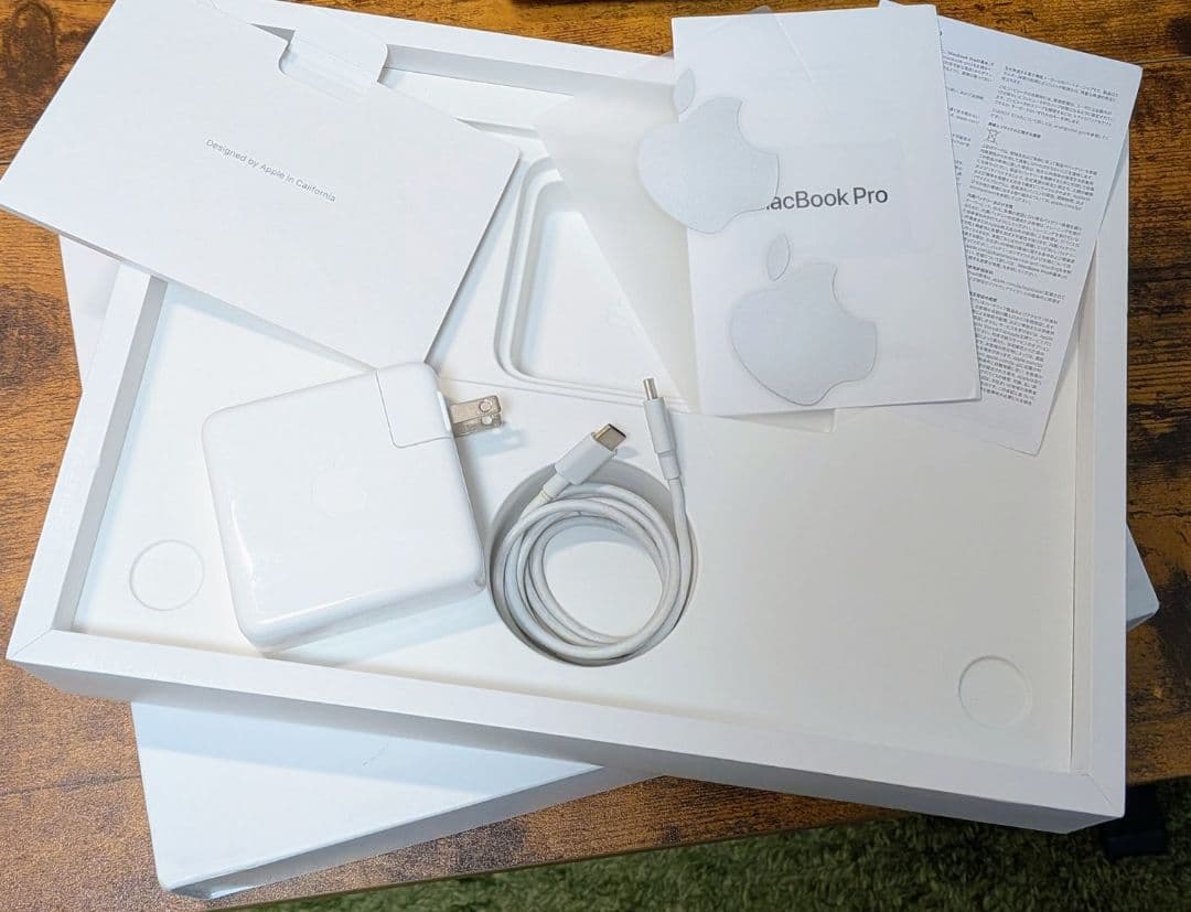 MacBook Pro M2 13.3 シルバー 8GB 256GB 外箱あり