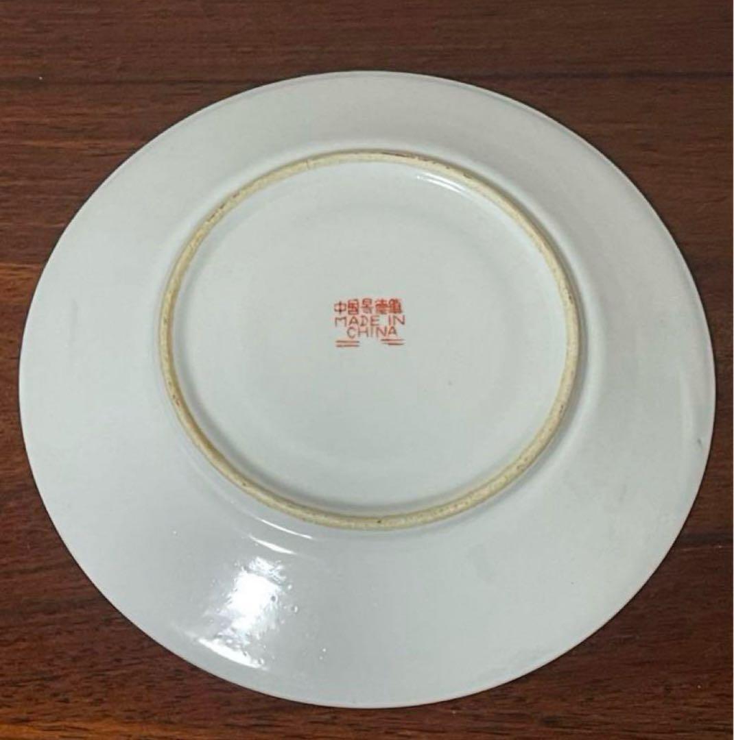 景德鎮早期中國國貨公司出品。赤色双喜柄大皿2枚。萬壽無疆柄ソーサー2枚おまけ付き