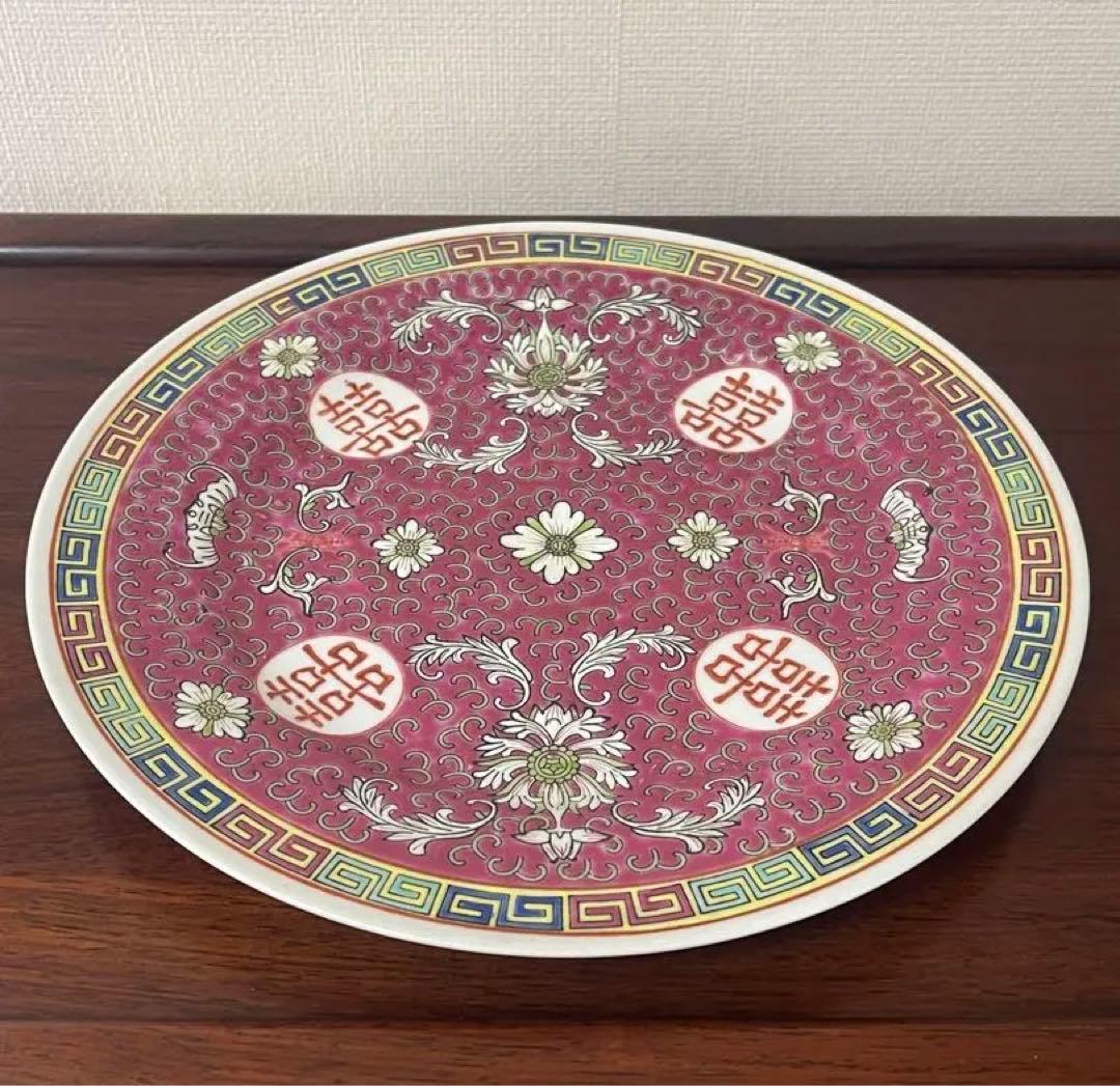 景德鎮早期中國國貨公司出品。赤色双喜柄大皿2枚。萬壽無疆柄ソーサー2枚おまけ付き
