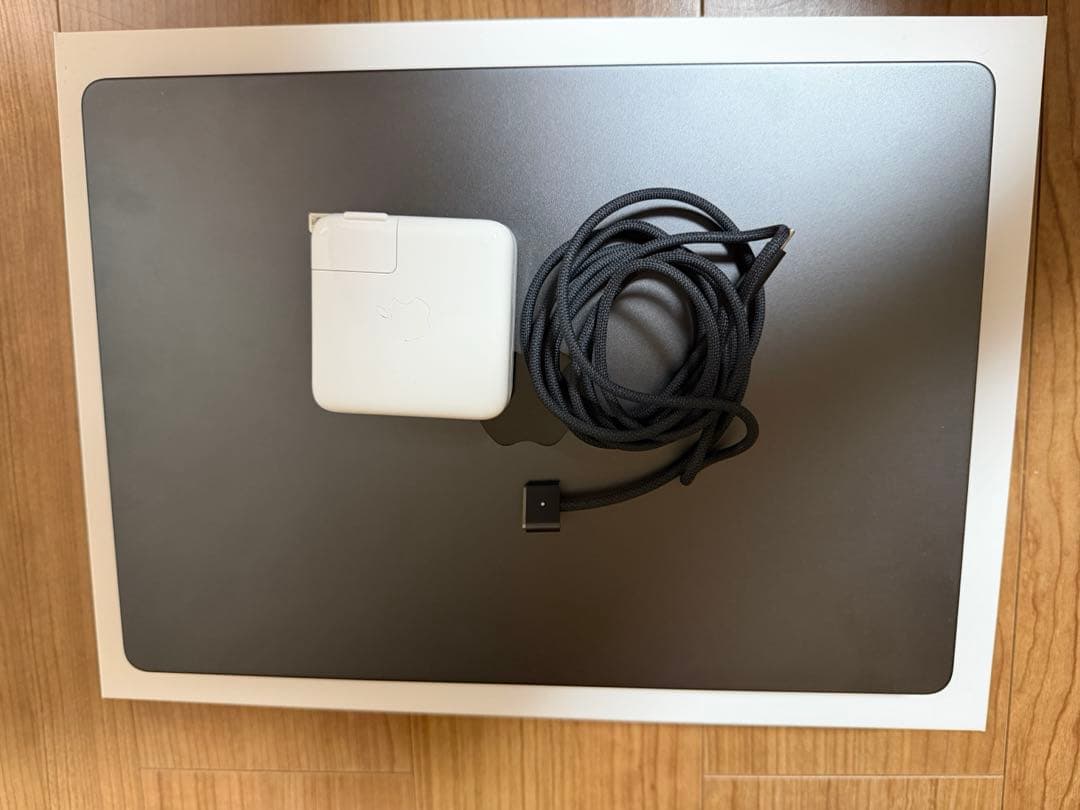 【美品】MacBook Pro(M4) 14インチ 1TBSSD 16GBメモリ